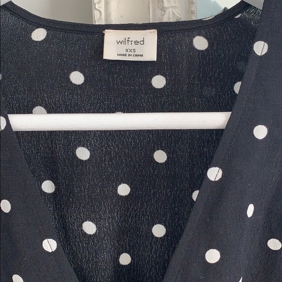 SOLD // Aritzia Wilfred New Prairie Blouse - Picture 6 of 8